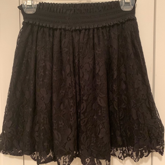 Black Lace Skirt - Picture 2 of 2